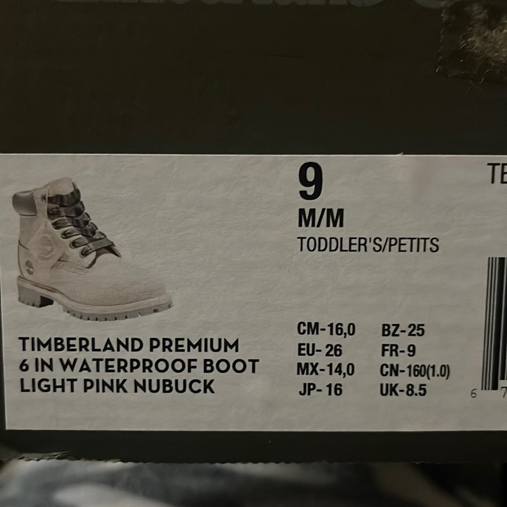 Brand new toddlers size 9 boots
